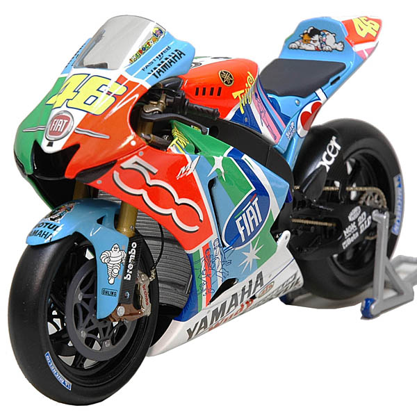 1/12 FIAT-YAMAHA YZR-M1 2007 Assen GPミニチュアモデル (V.Rossi)