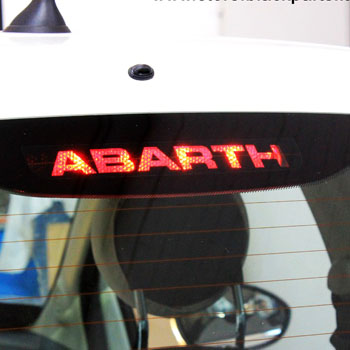 ABARTH 500ハイマウントブレーキランプ用ロゴステッカー(抜き文字タイプ) : イタリア自動車雑貨店 |  イタリア車のパーツとグッズの公式オンラインショップ