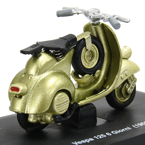 1/32 Vespa 125 6 giorni 1952 Miniature Model