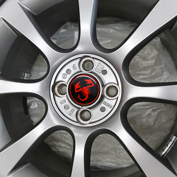 ABARTH Wheel Centre Cap(Black Base/Red Scorpione)