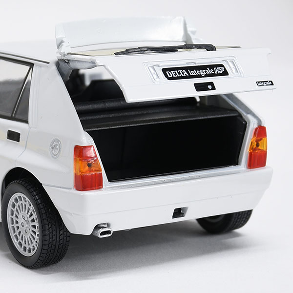 1/24 LANCIA Delta Evoluzione Miniature Model(White)