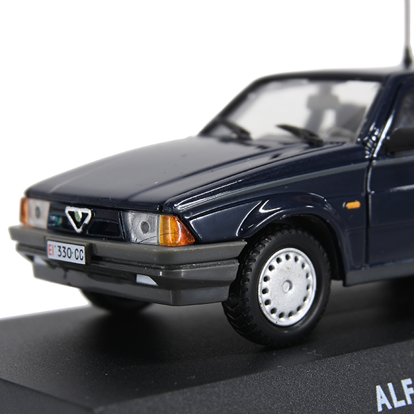 1/43 Alfa Romeo 75 1.6 IEߥ˥奢ǥ