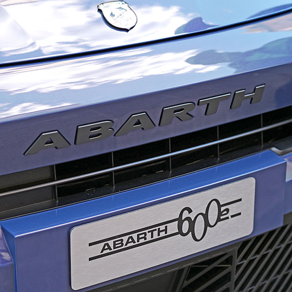 ABARTH½ãÀµ500e/600e¥Õ¥í¥ó¥È¥í¥´¥¨¥ó¥Ö¥ì¥à