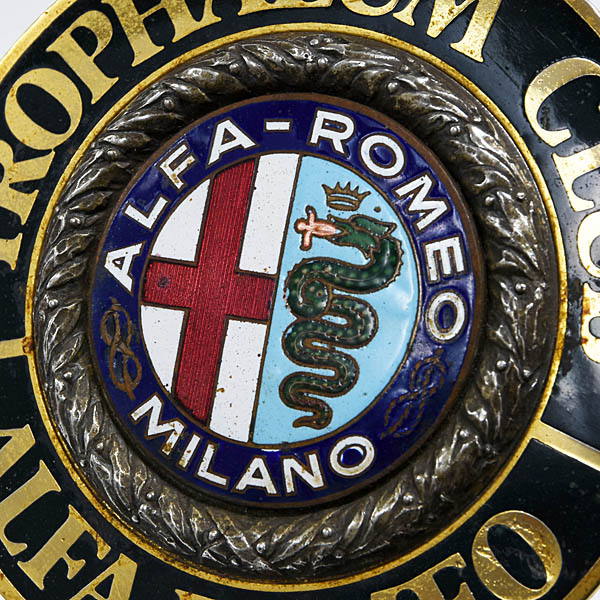 Alfa Romeo Trophaeum Club Grill Emblem