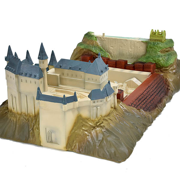 Lupin III: Castle of Cagliostro Diorama Chess Collection