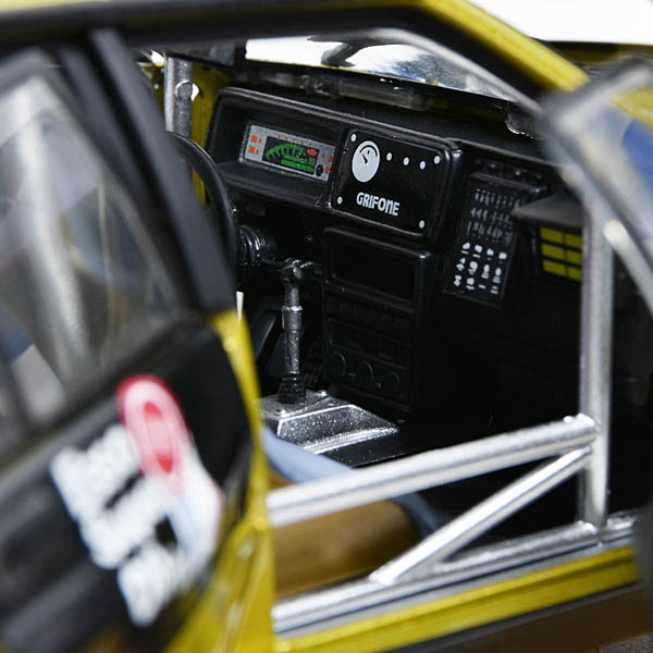 1/18 LANCIA Delta HF Integrale Evo.2 ESSO Miniature Model