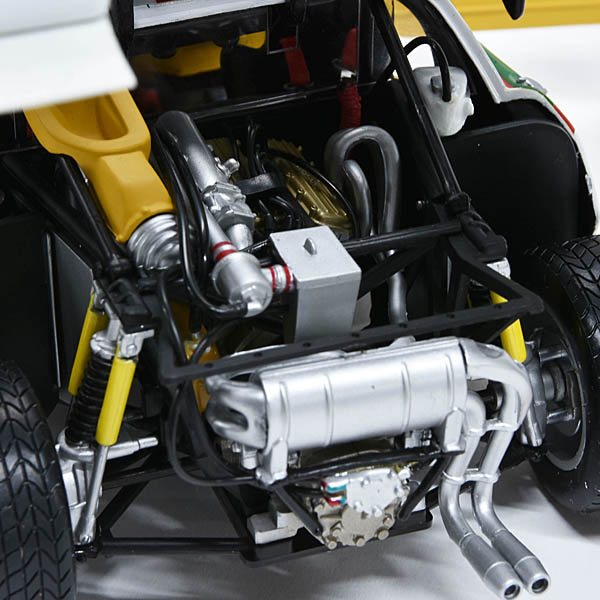 1/18 LANCIA RALLY 037 �ߥ˥��奢��ǥ�